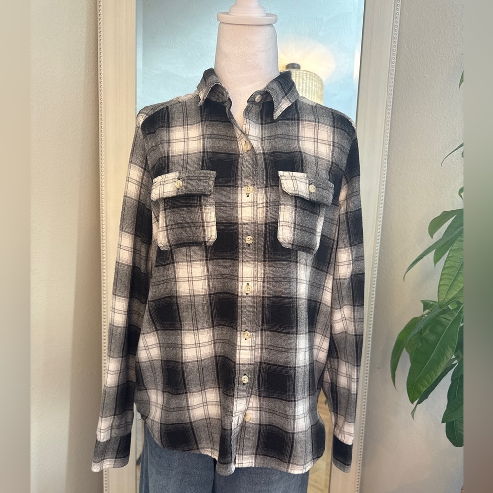 Mossimo Supply Co. Black and White Plaid Button-Up Shirt